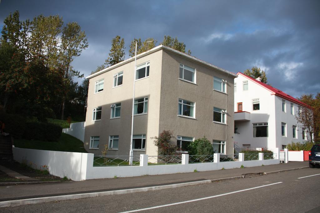 Brekkugata 33 Guesthouse Akureyri Ngoại thất bức ảnh