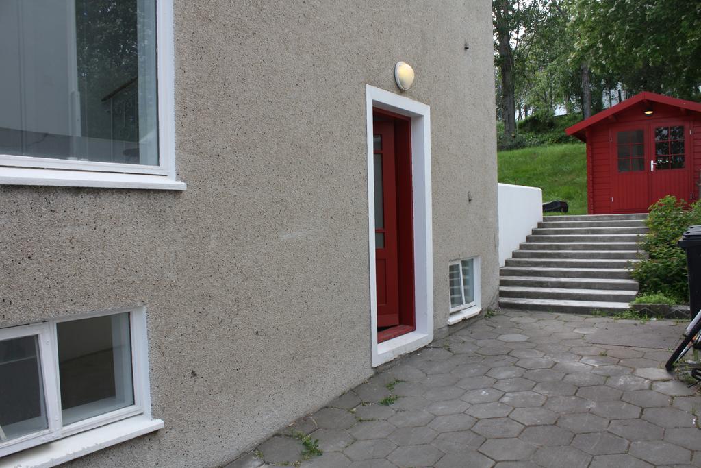 Brekkugata 33 Guesthouse Akureyri Ngoại thất bức ảnh