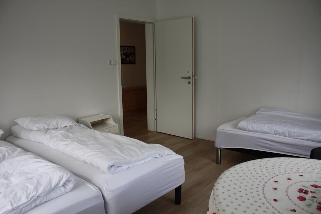 Brekkugata 33 Guesthouse Akureyri Ngoại thất bức ảnh