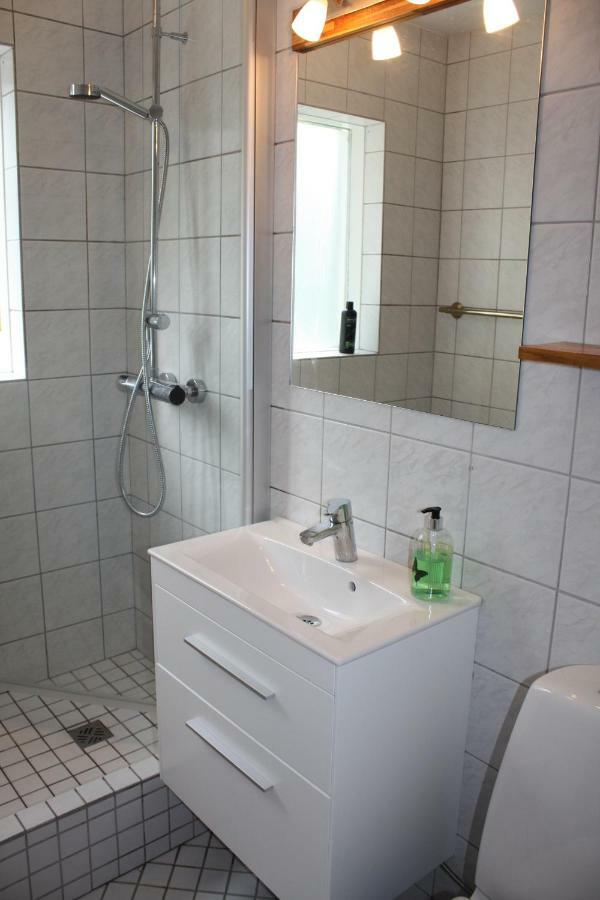 Brekkugata 33 Guesthouse Akureyri Ngoại thất bức ảnh